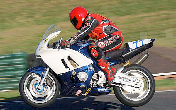 Perry Leask Road Racing at Cadwell Park